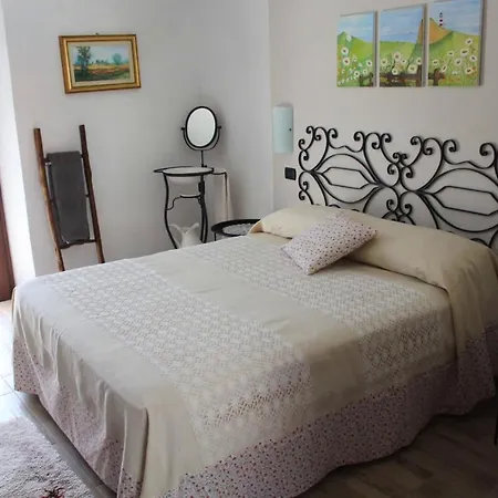 2 Bedrooms With Garden At 公寓 Mombarcaro